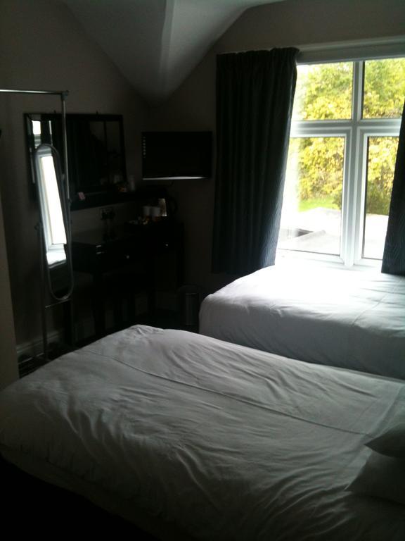 Five Mile Oxford Hotel Room photo