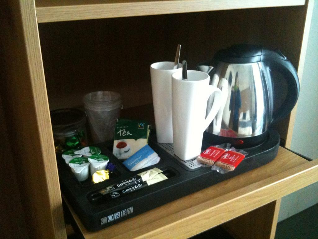 Five Mile Oxford Hotel Room photo