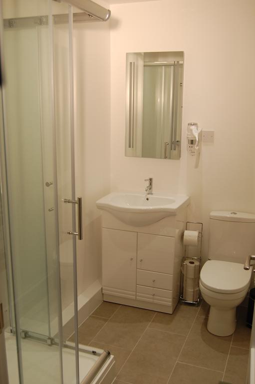 Five Mile Oxford Hotel Room photo